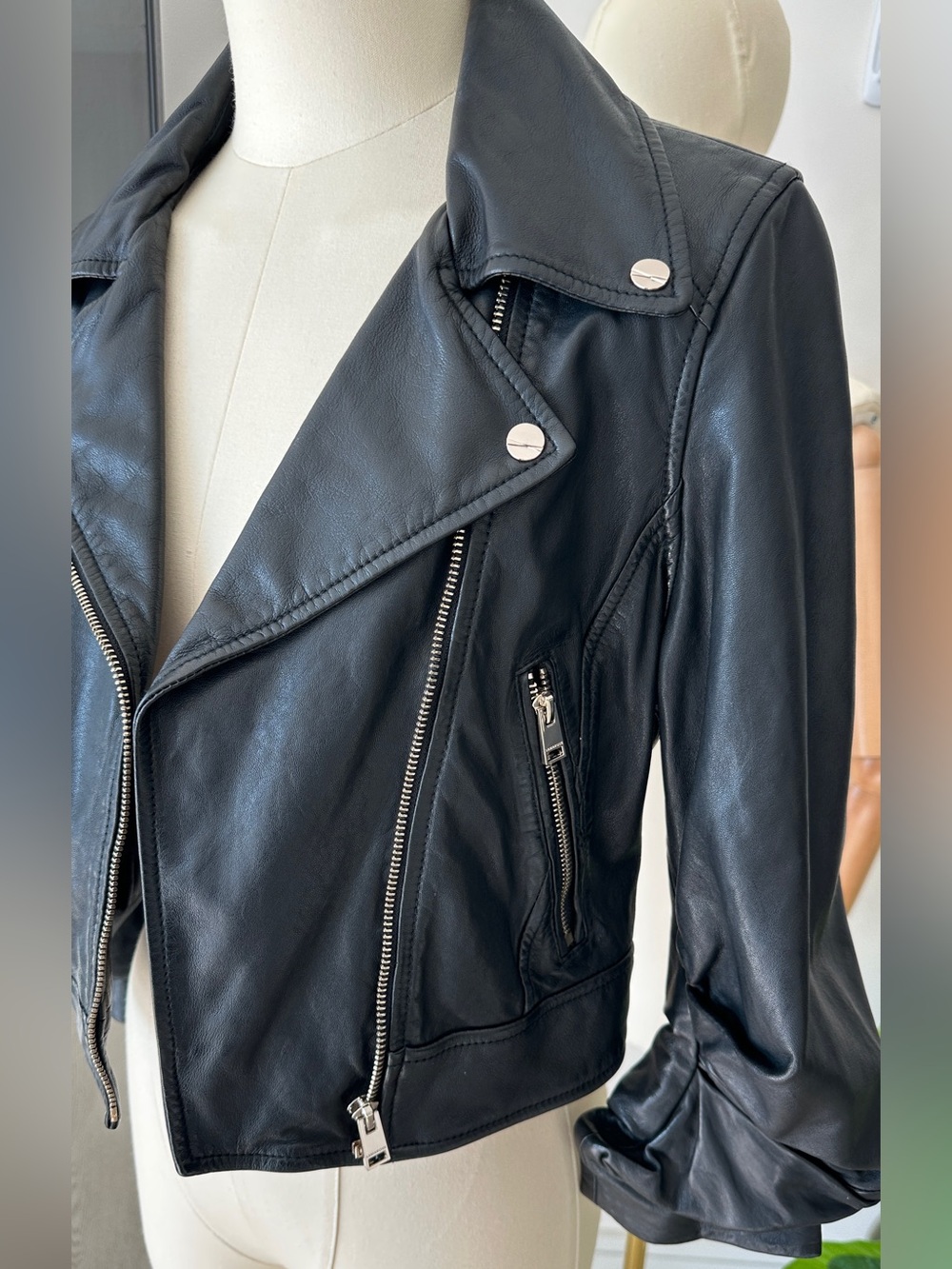 Lamarque Donna Leather jacket -
100% lamb leather - Picture 3 of 16